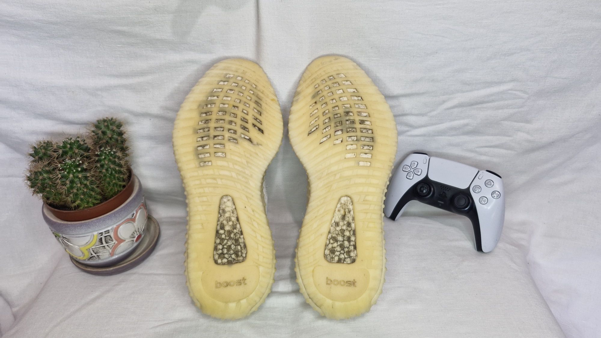 Кросівки Adidas Yeezy Boost 350 v2 Bone.Розмір 44