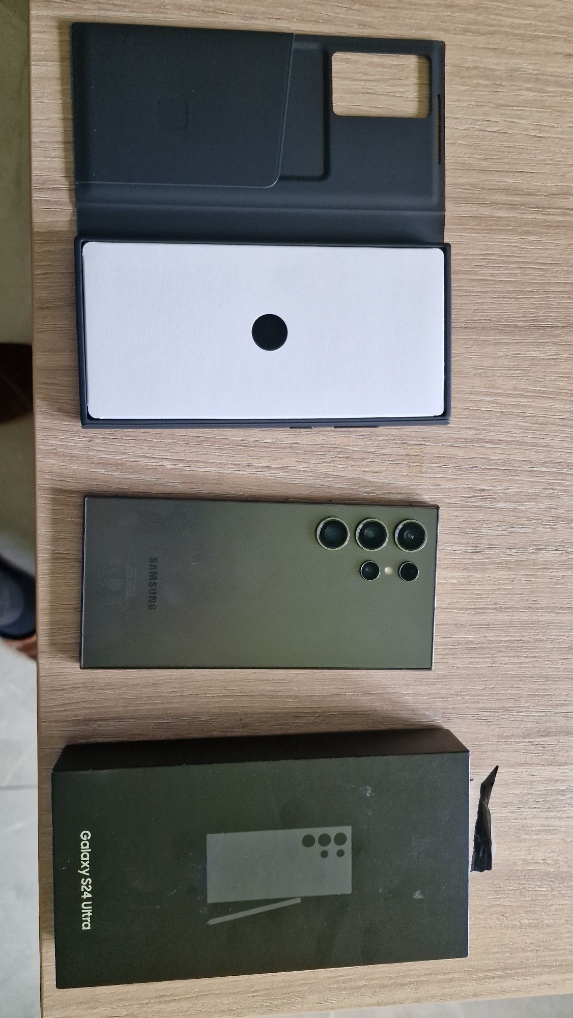 Galaxy S24 Ultra 12/256  nowy + oryginalne Etui Smart Viev