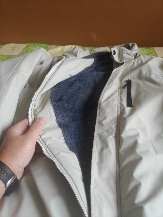 Белая курточка на мальчика 60-62 размер XXL, теплая удобная