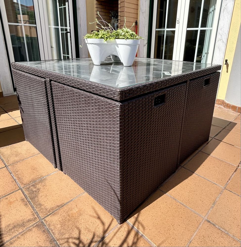 Conjunto de Jardim / Jantar- Cubo em Rattan com 4 cadeirões e 4 bancos