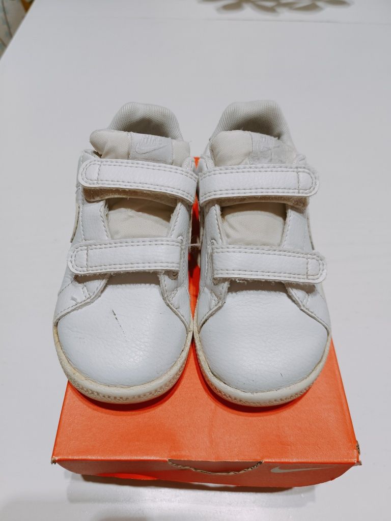 Sapatilhas Nike brancas