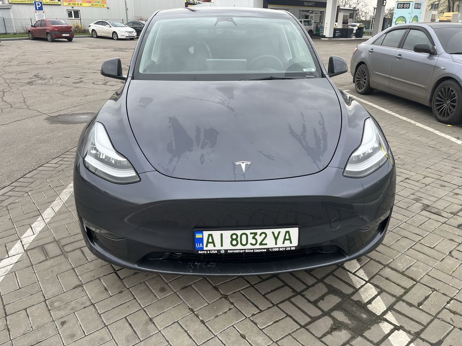 Продаю Tesla Model Y