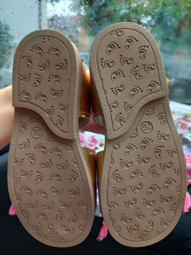 Nowe sandalki Slippers Family