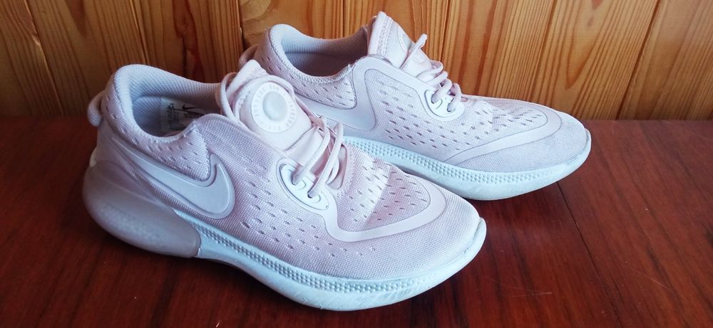 Кросовер Nike жіночі