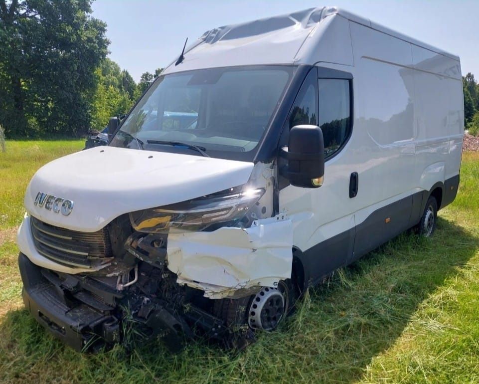 Iveco daily 2023r full led automat hi matic 3.0 180km mały przebieg