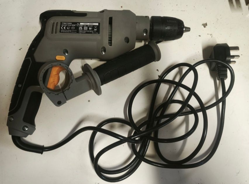 Wiertarka udarowa titan 600 watt