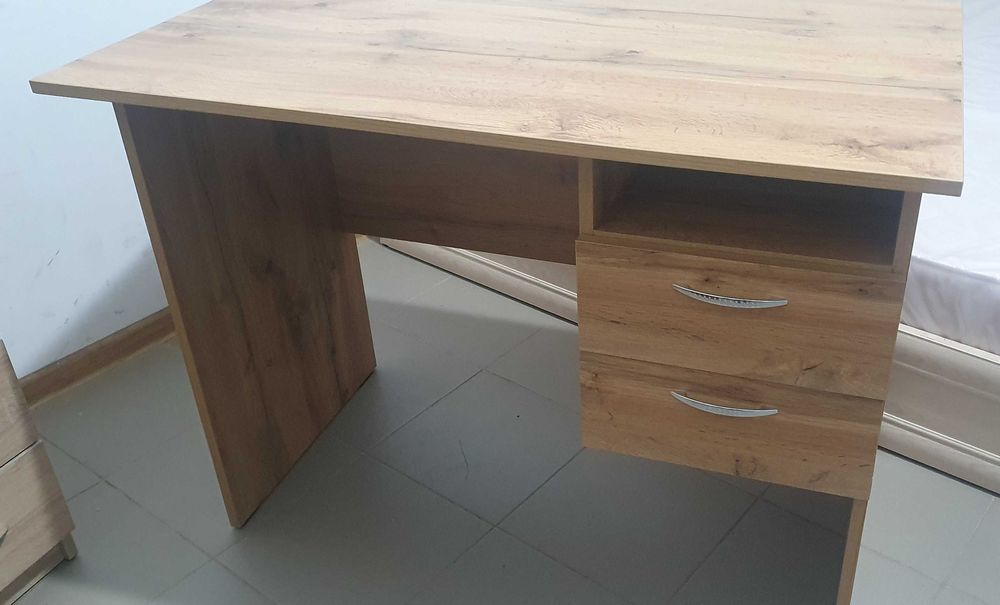 стіл письмовий з шухлядами (стільниця 100*60см)