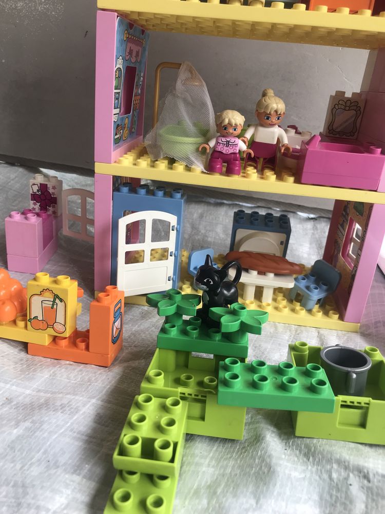 Будинок для сім‘ї Лего Дупло Lego Duplo