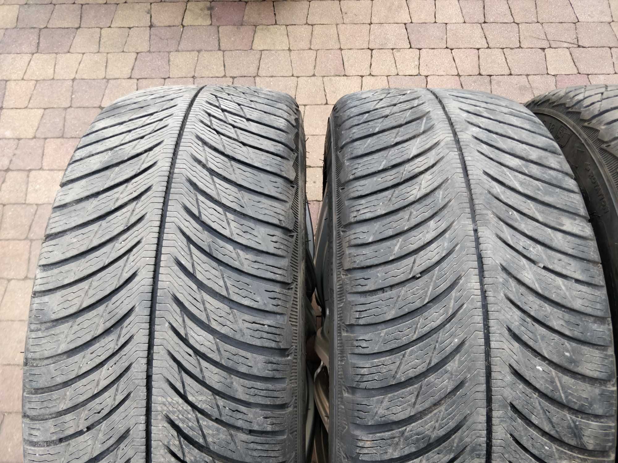 3455. Koła zimowe Mercedes W246 W205 5x112 ET44 225/45/18 Michelin 22r