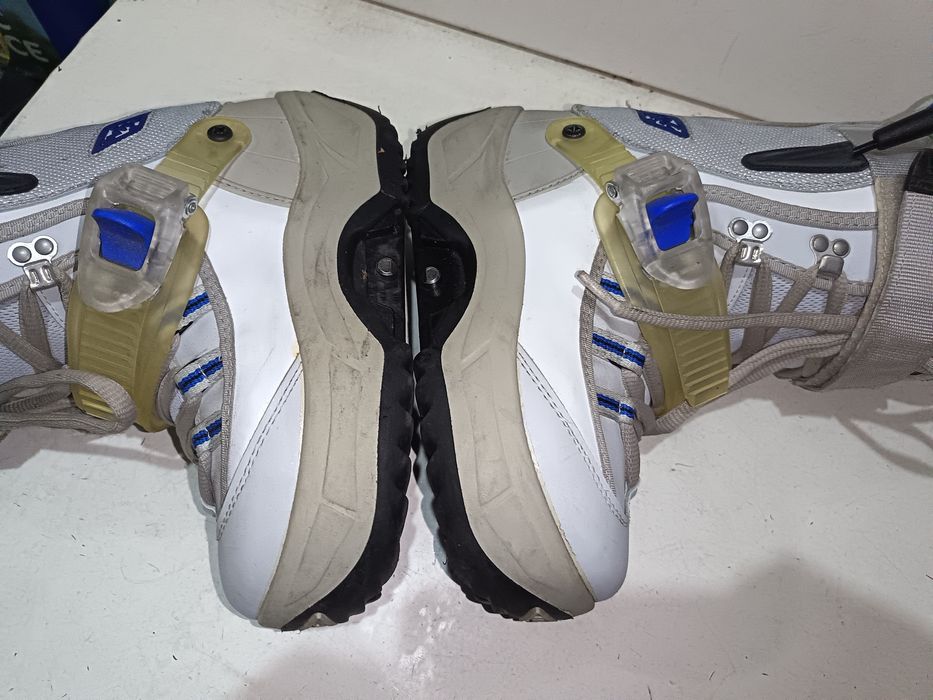 Buty snowboardowe twarde F2 rozmiar 36/37