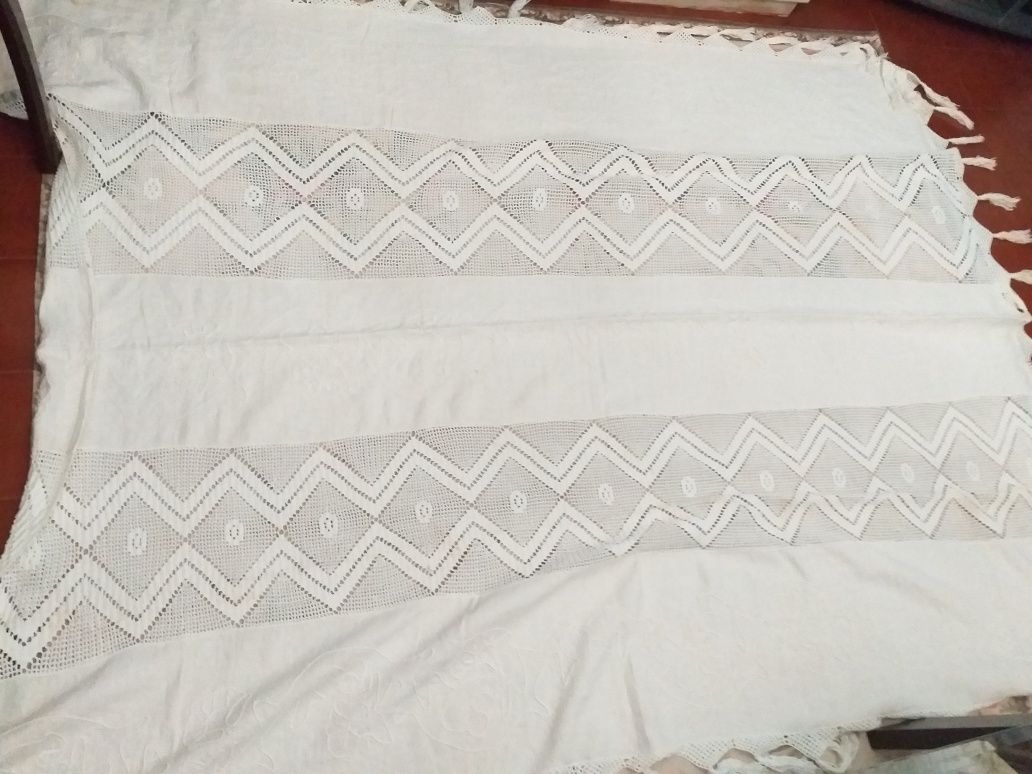 Colcha cama linho, crochet e bordada