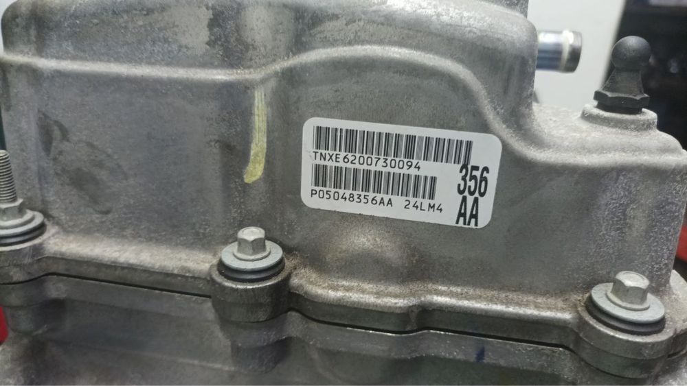 Двигун 2.4 Jeep Compass Renegade cherokee P05048356AA