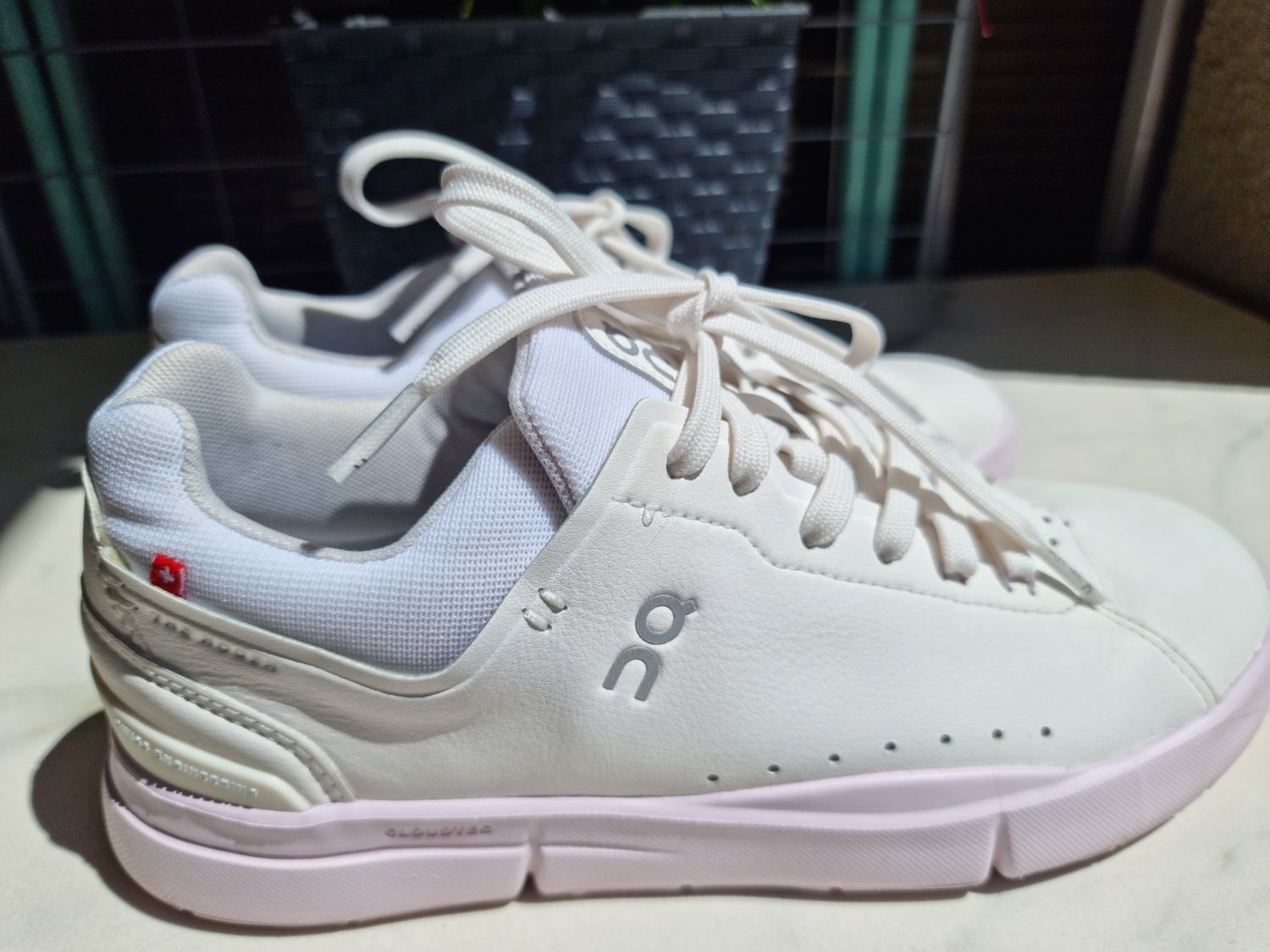 Buty sneakersy damskie On-The Roger Advantage