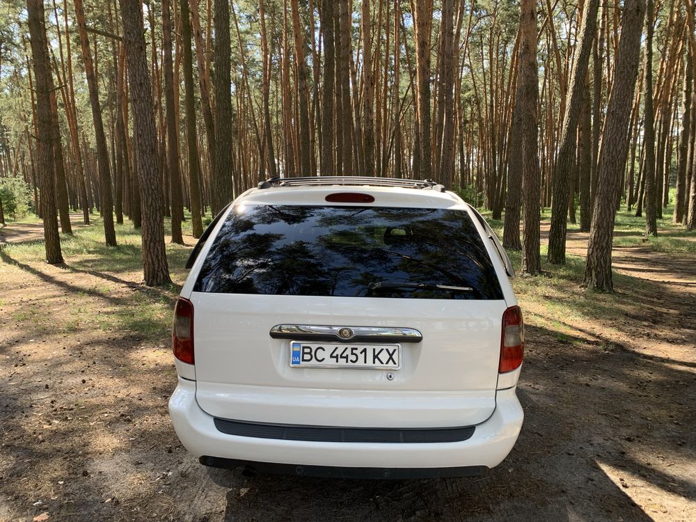 Chrysler Voyager  2.8 дизель в гарному стані