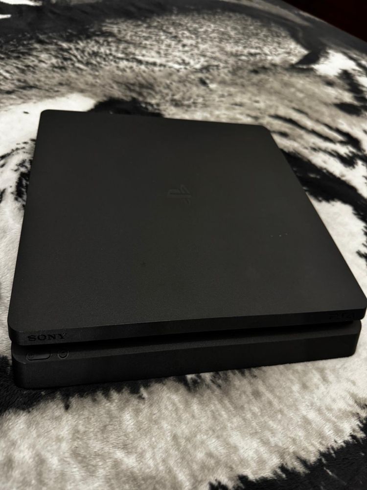 PlayStation 4 slim 1TB