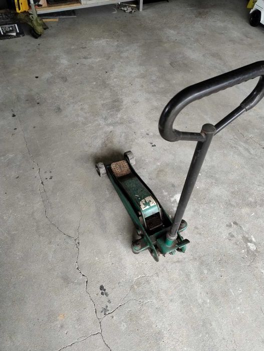 Podnośnik samochodowy 2-3 tony cztery kółka nowy 2700 bdb stan