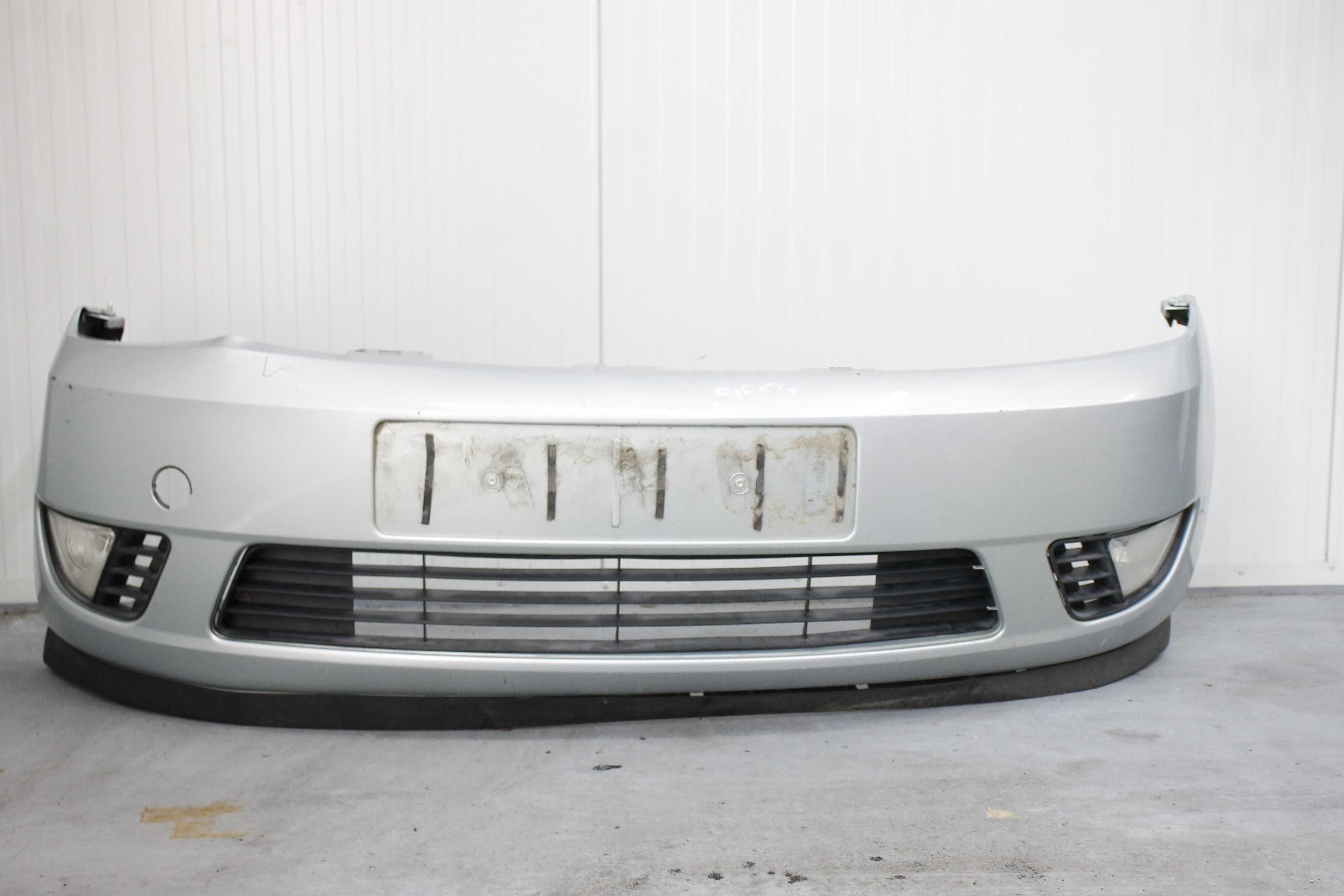 Zderzak przód przedni Ford Fiesta Mk5 MkV halogeny oliwkowy