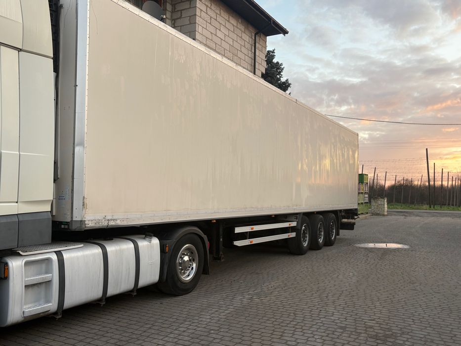 Naczepa chłodnia Krone