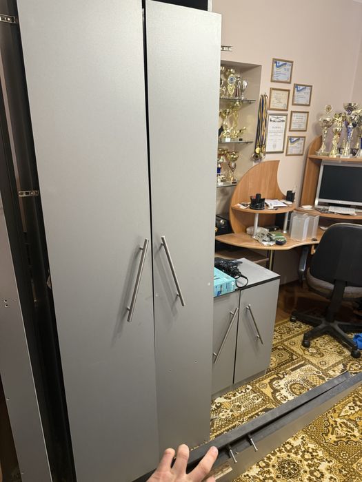 Продам шафу пинал, тумбочку, та стіл