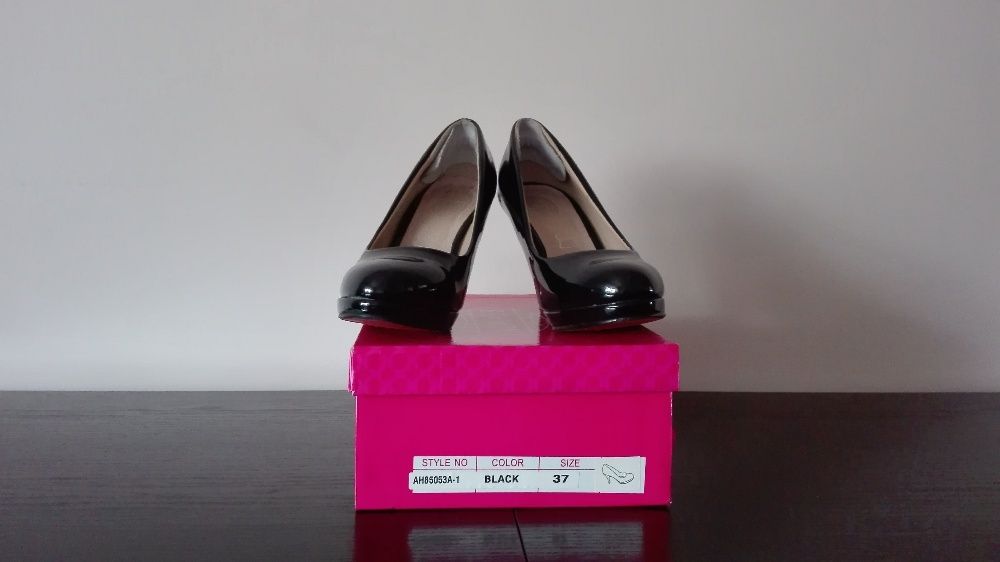 Buty na platformie 7cm obcas, roz. 37, lakierowane, czarne