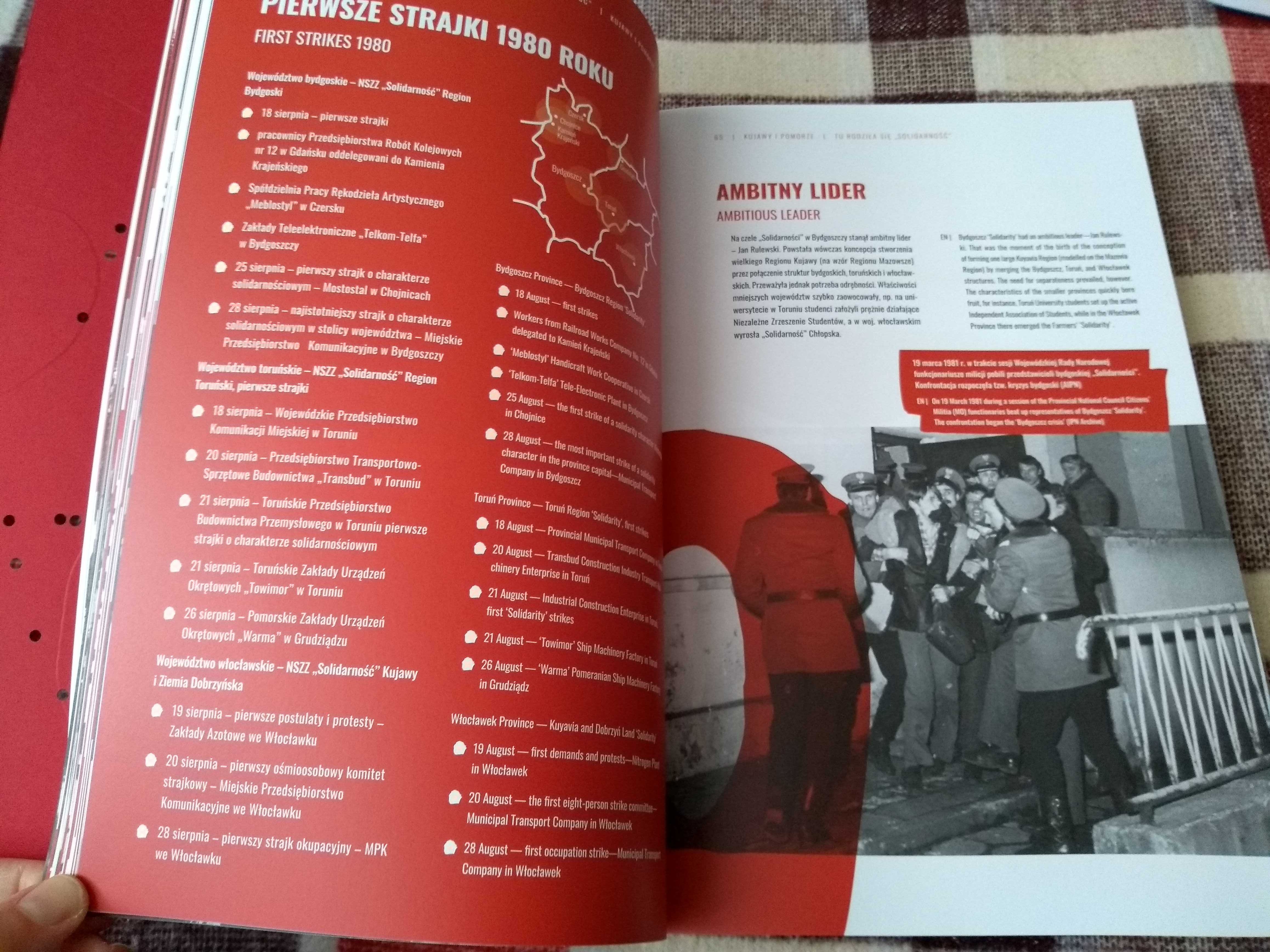 Książka TU rodziła się Solidarność, język polski i angielski, IPN