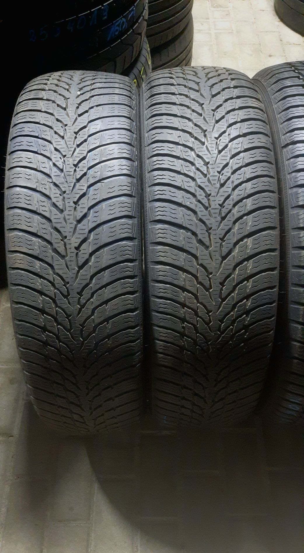 Pojedyńcza zimowa 195/55 R20 NOKIAN 2019 rok