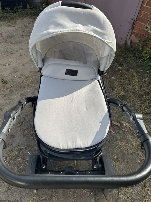 Коляска Classik 2 в 1.   ( на ОЛХ доставки не отписываю )