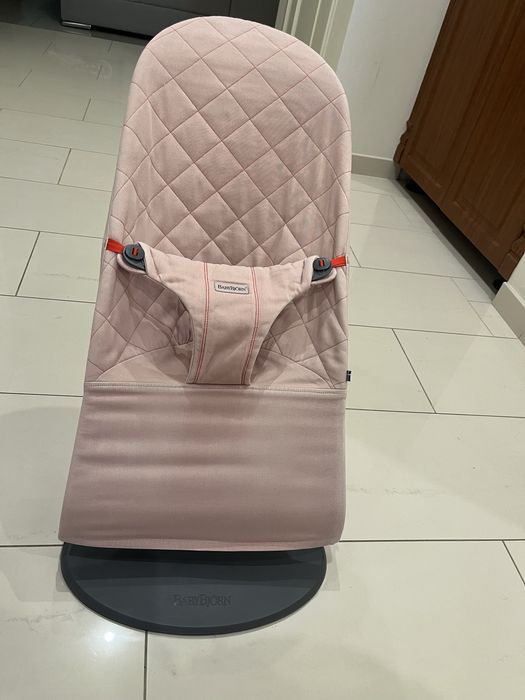 Babybjorn leżaczek dla dziewczynki