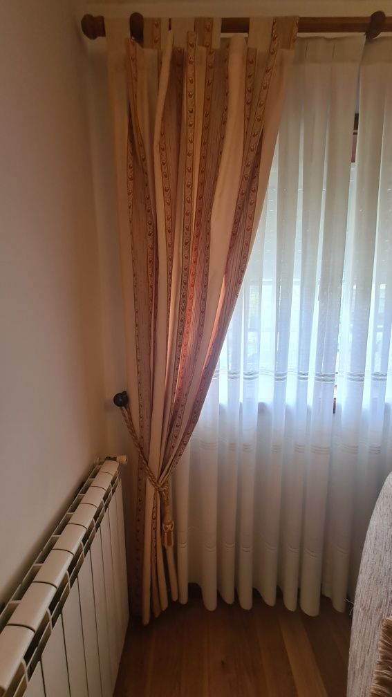 Cortinas e reposteiro de sala