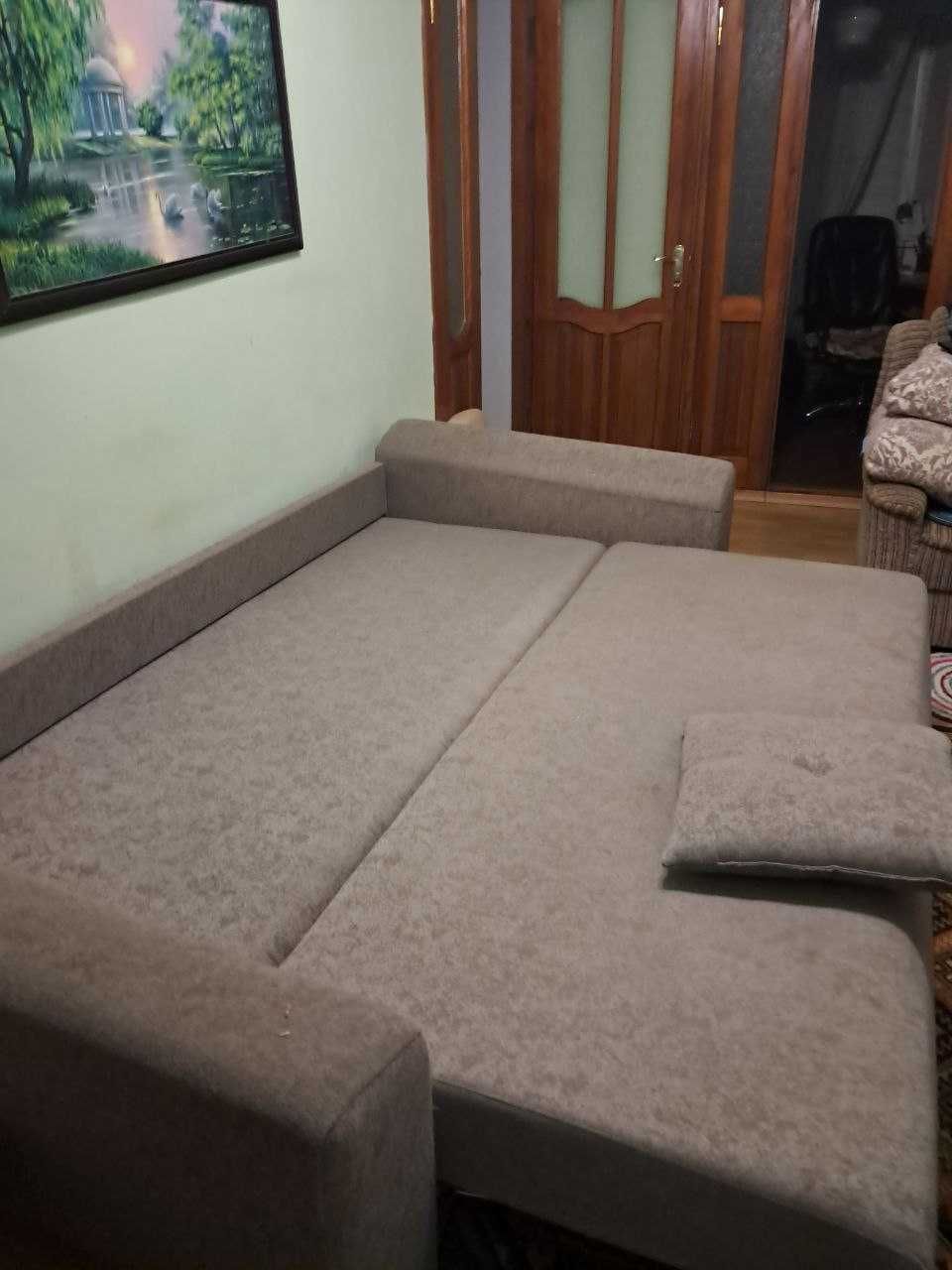 Диван. Размер 2.20х1,60см