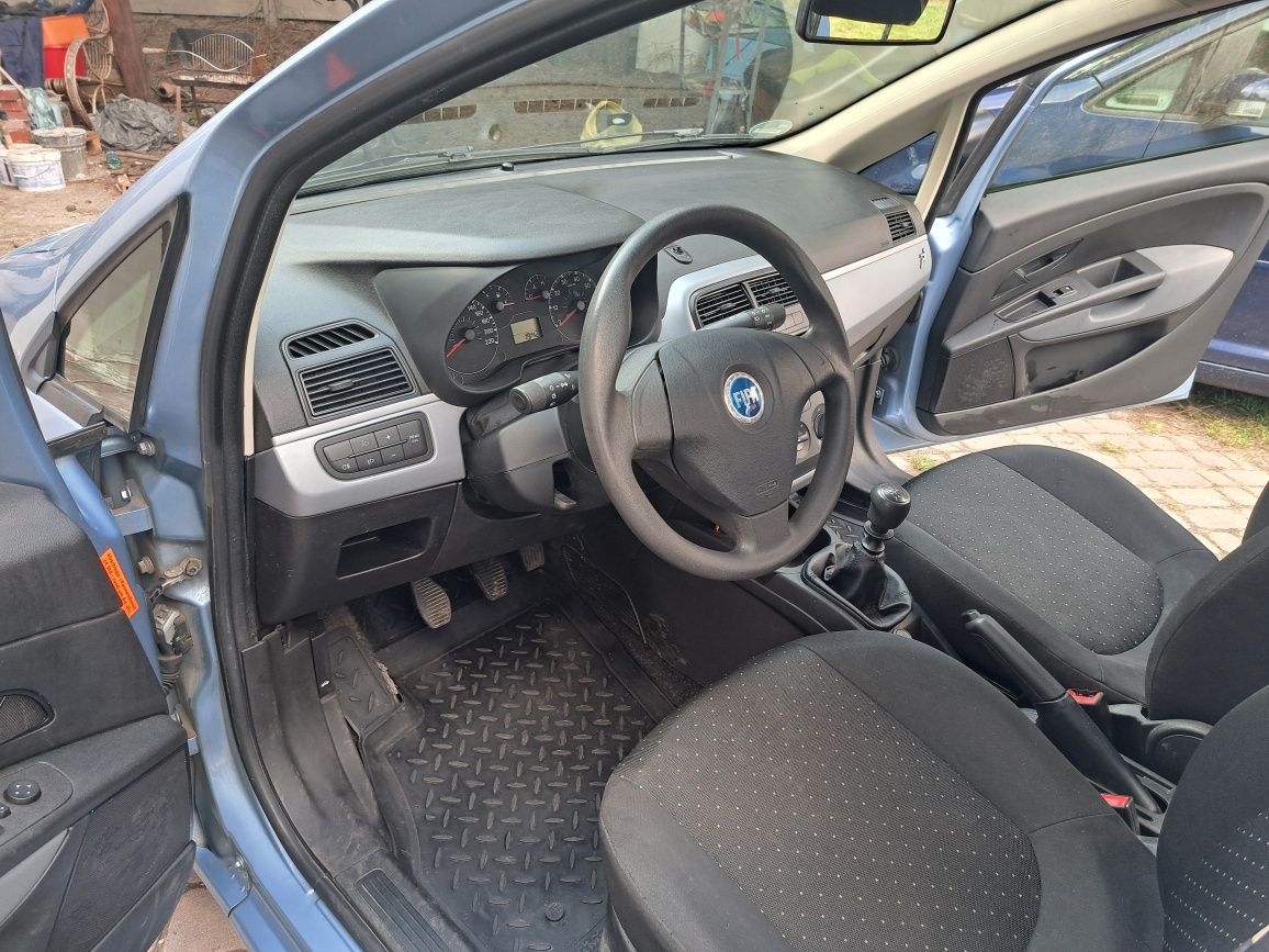 Fajny Grande Punto 1.2 benzynka z klimą 120tys.km przebieg