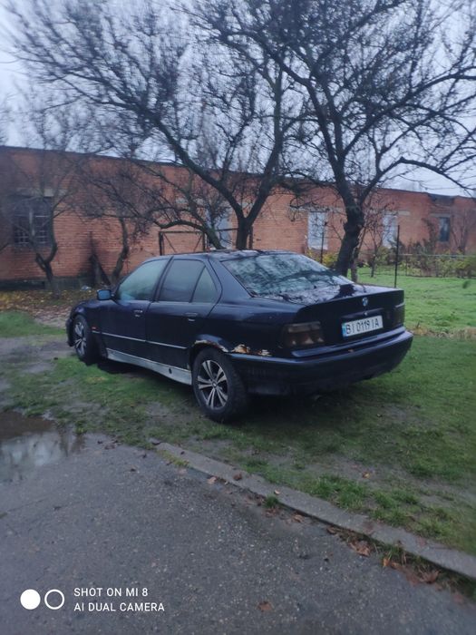 Продам BMW E36 320i