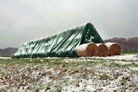 Fliz, agrowłóknina, włóknina sposób na przechowywanie bel siana, słomy