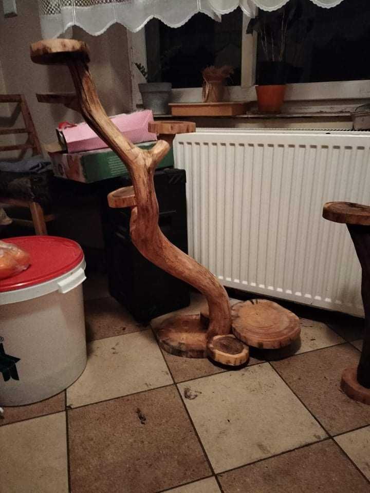 Kwietnik z litego drewna
