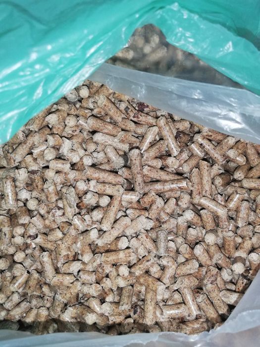 Żwirek dla zwierząt domowych 6mm drzewny 8L