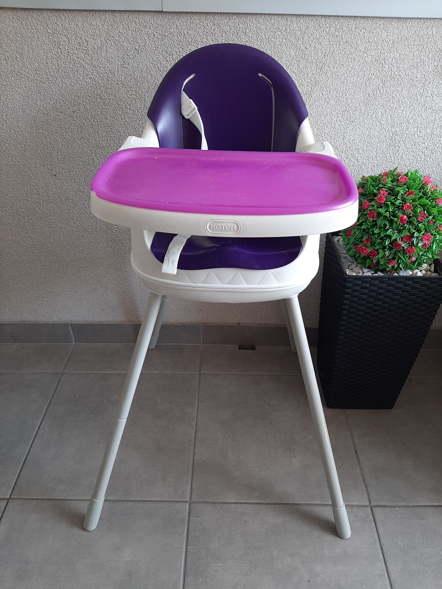 Krzesełko do karmienia dla dziecka  keter