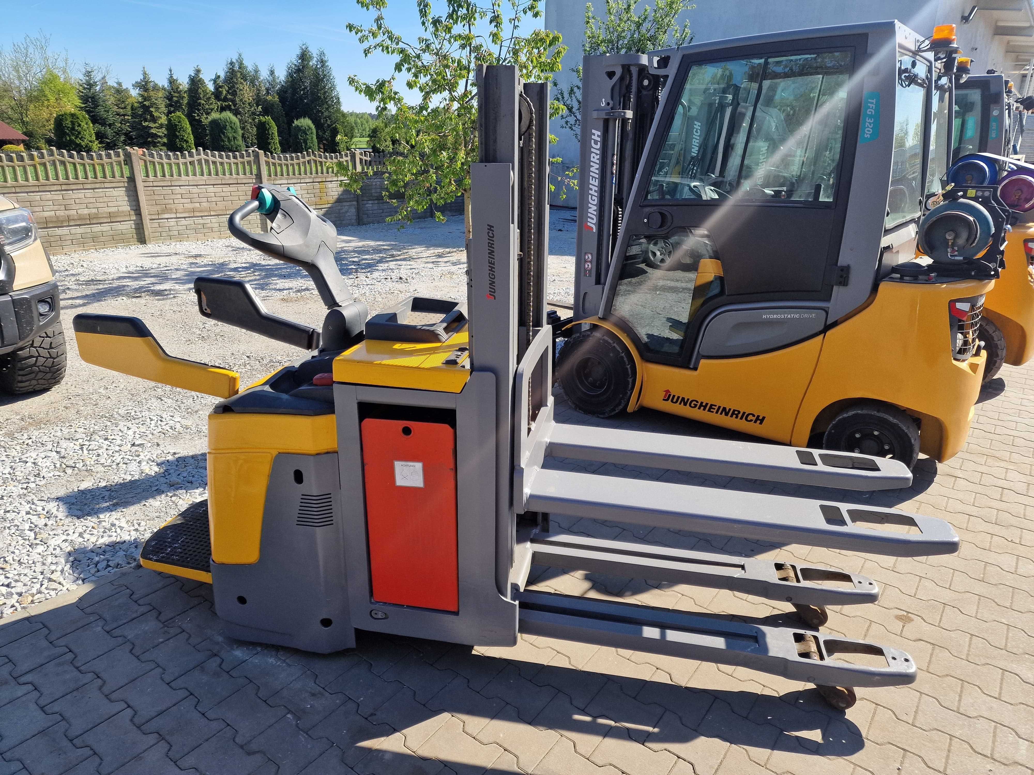 Jungheinrich ERD 220 Masztowy elektryczny Wózek Widłowy Paleciak 2M