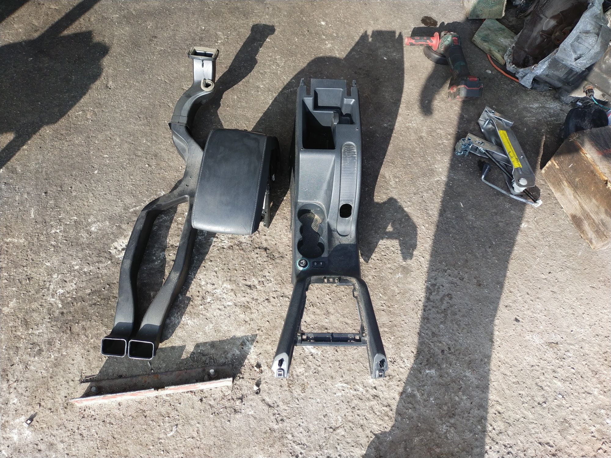 Skoda Octavia II podłokietnik SWAP