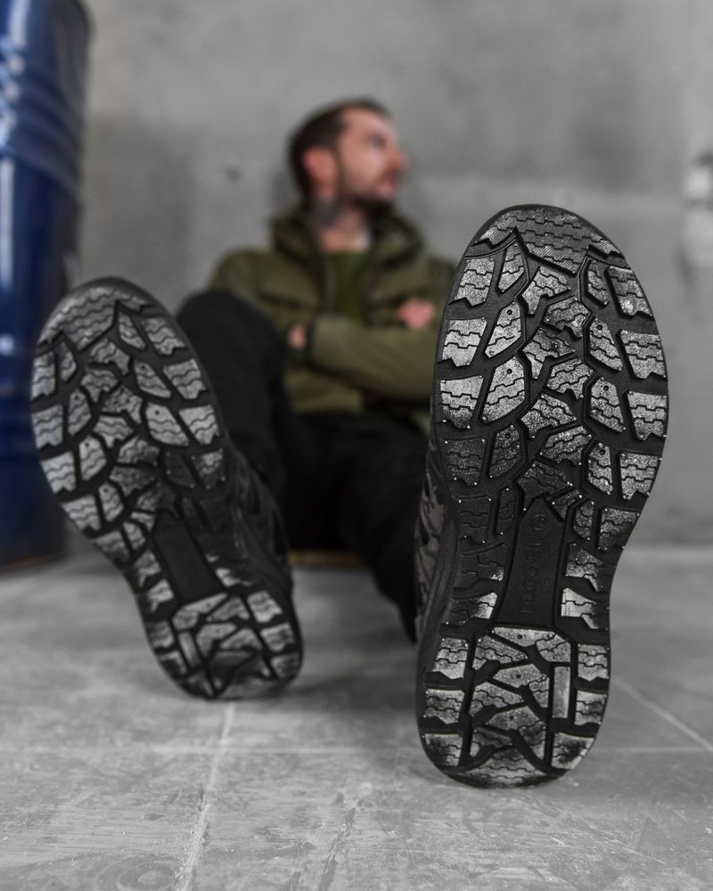 Мужские кроссовки черные на лето весну сетчатые тактические обувь