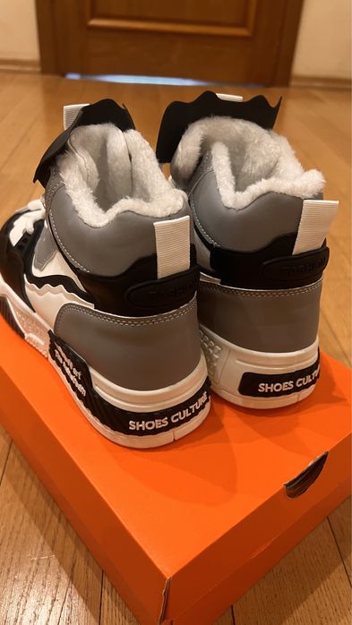 Зимові чоловічі кросівки