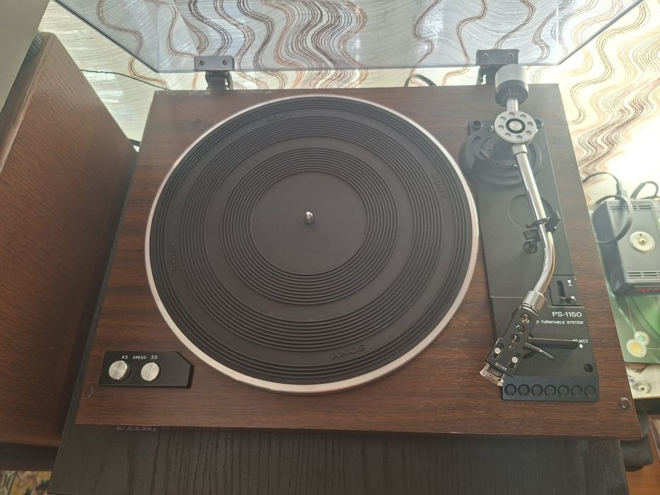 Продам виниловый проиграватель Sony PS-1150