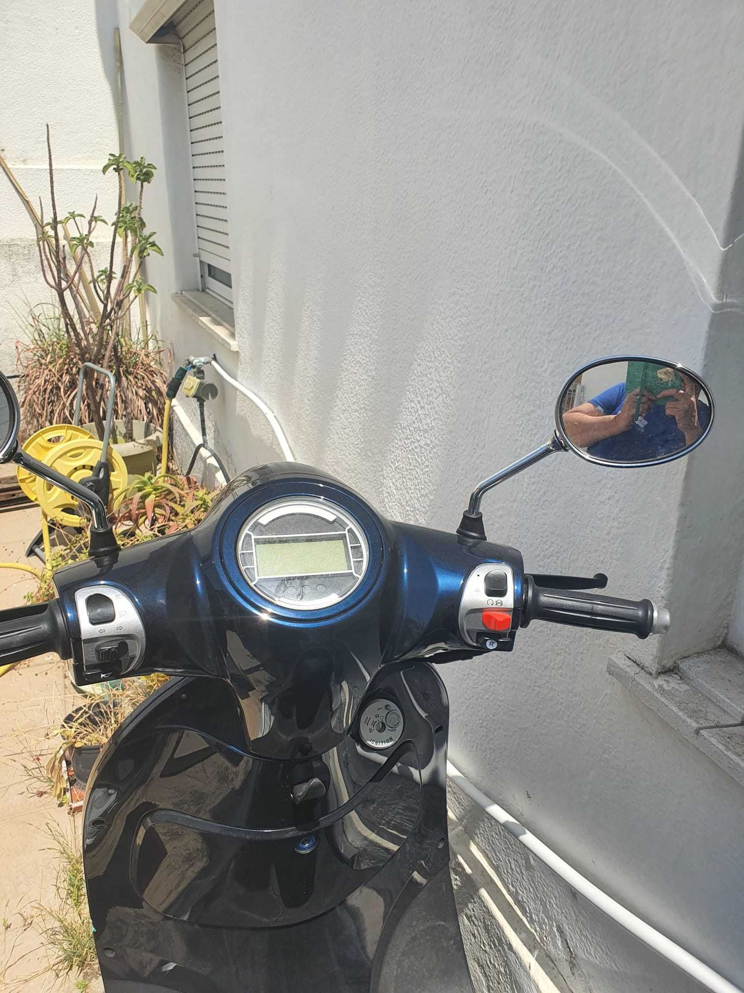 Moto eléctrica nova e matriculada