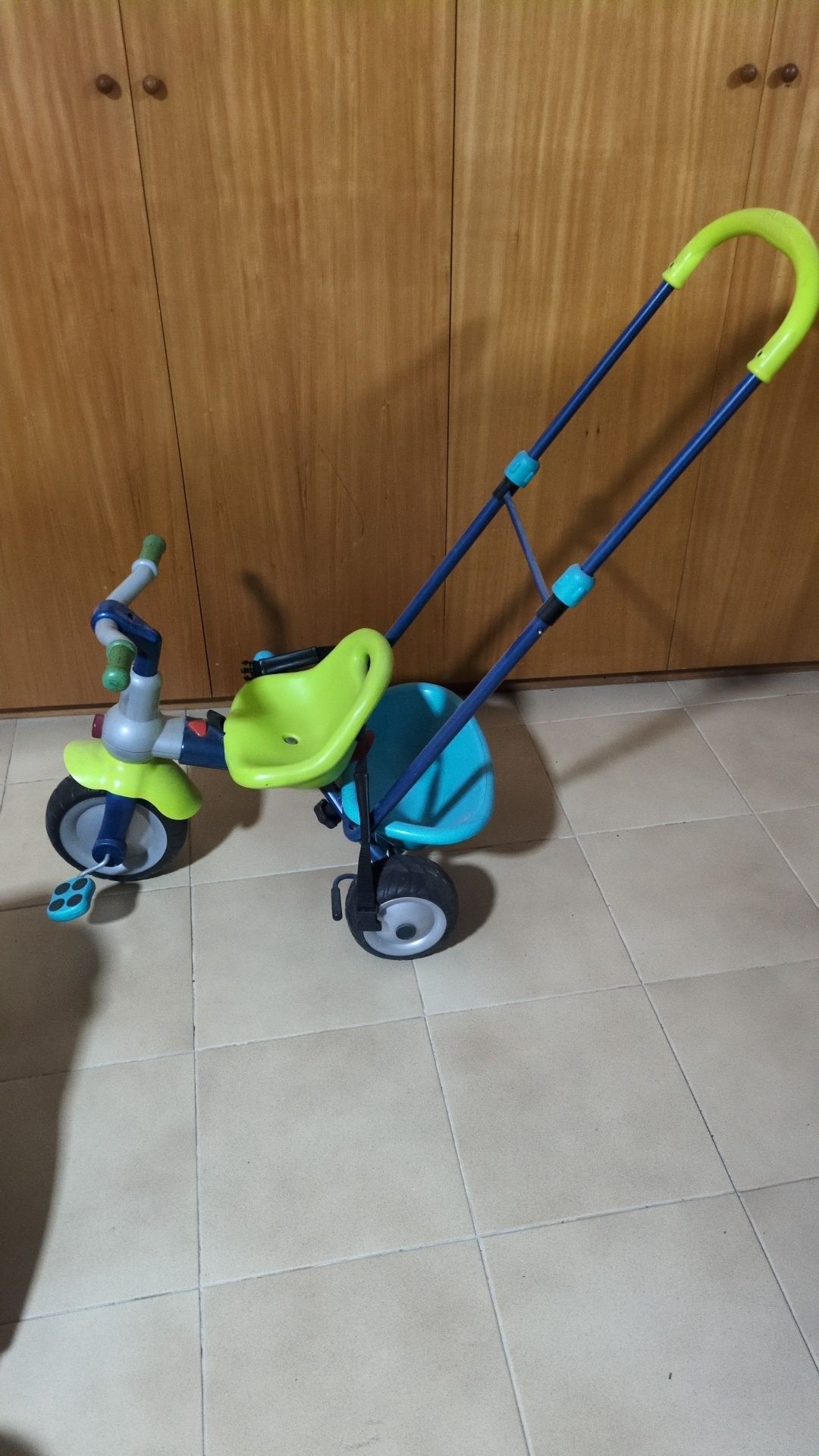 Triciclo de criança