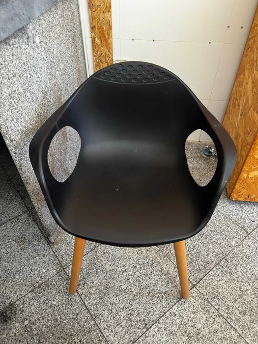 Cadeiras com Pouco Uso