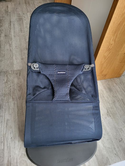 Bujaczek leżaczek babybjorn bliss mesh granatowy