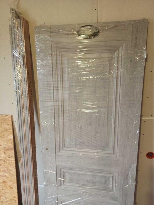 Комплект дверей (двері, коробка, обналічка) 200х80см.