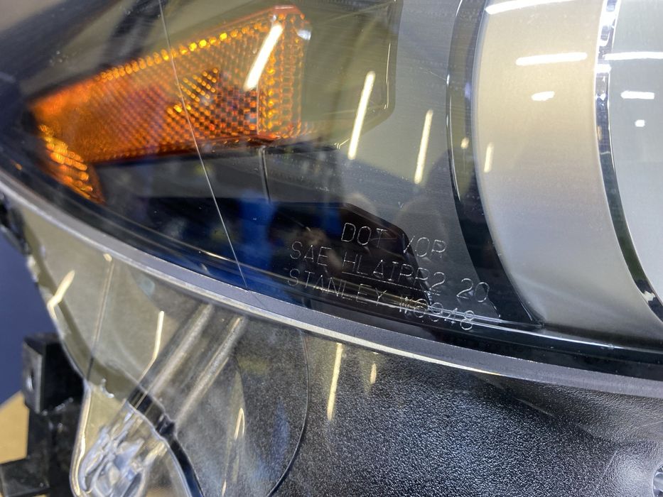 Права фара Мазда СХ-5 2022 року оригінал