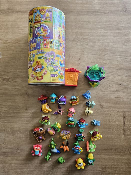 Sprzedam zestaw figurek Super Zings! Zestaw 5