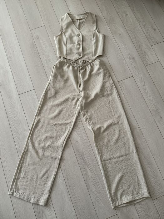 Костюм з льону