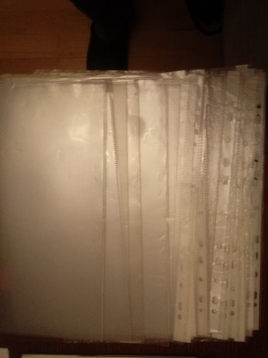 Papier ksero A4 -30 szt, teczki biurowe: foliowe 4 szt,,wiązane 2 szt